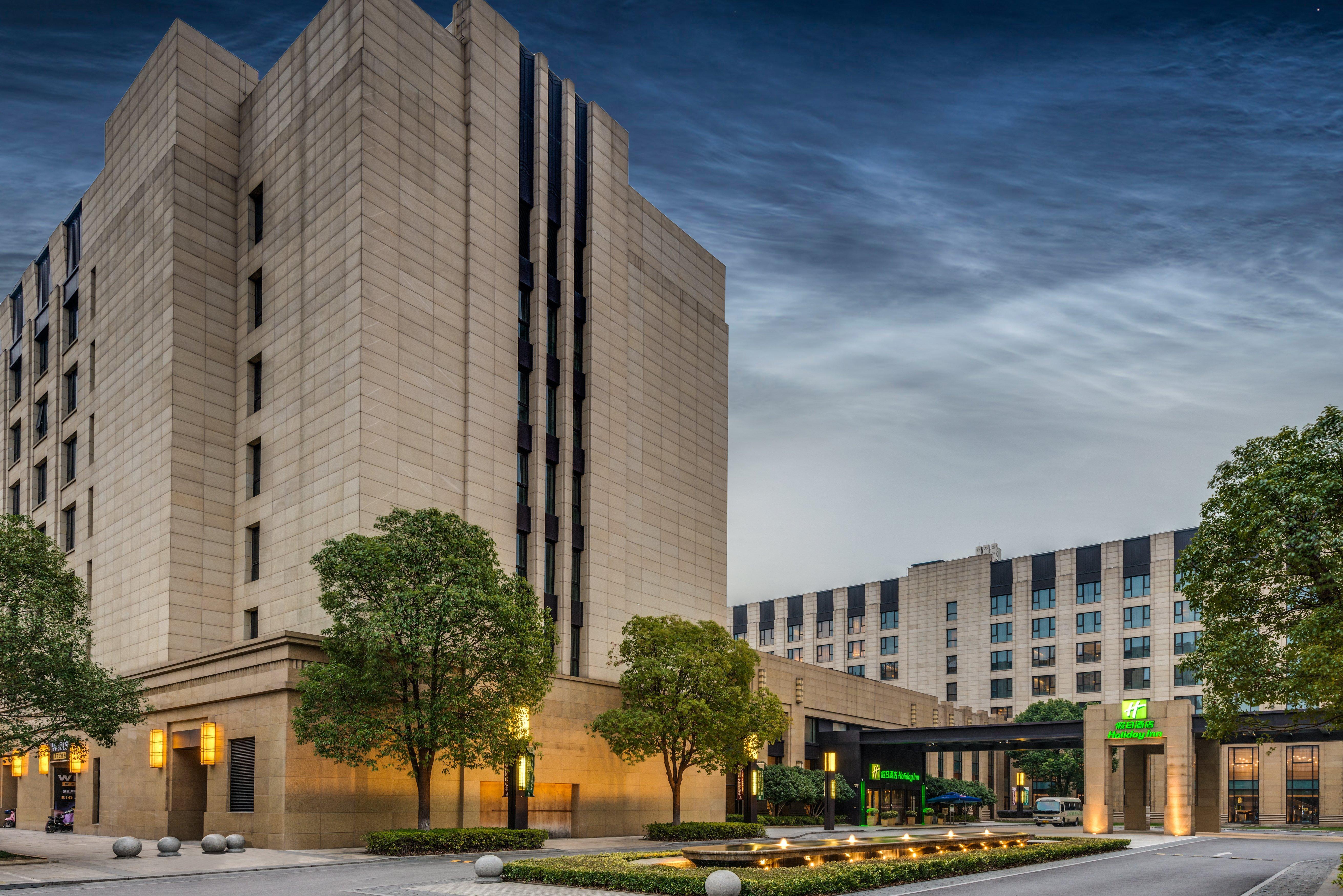 Holiday Inn Shanghai Hongqiao, An Ihg Hotel Exterior photo