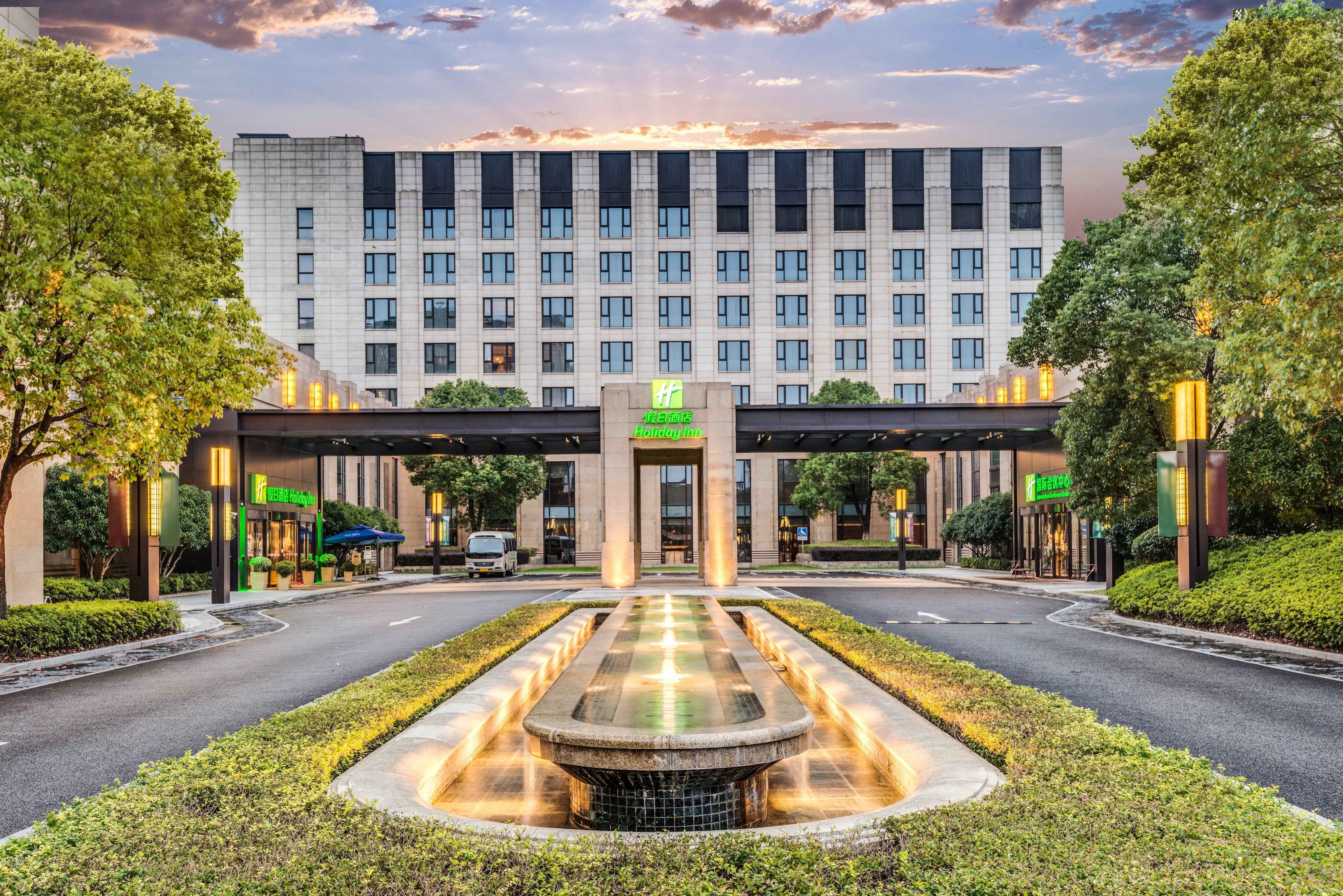 Holiday Inn Shanghai Hongqiao, An Ihg Hotel Exterior photo